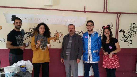 İstanbul Teknik Üniversitesi Kültür ve Sanat Birliği tarafından Gönüllülük Kulübü projesi gereği ilimiz Merkez Tangal İlkokulunda 10-11 Ekim 2015 tarihlerinde yardıma ihtiyacı olan öğrencilere giyecek ve kırtasiye yardımı yapıldı