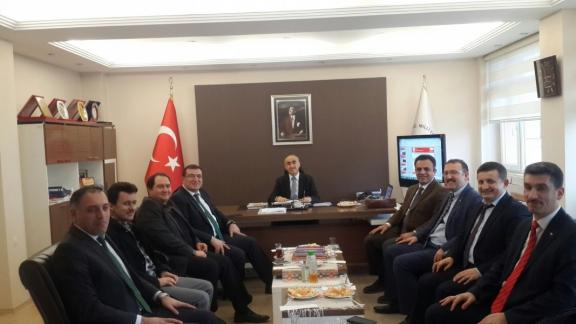 İl Milli Eğitim Müdürümüz Nevzat TÜRKKAN´ı Ensar Vakfı Genel Sekreteri Hüseyin KADER ve Sinop Ensar Vakfı yöneticileri ziyaret etti. İl Müdürümüz ziyaretlerinden dolayı kendilerine teşekkür etti.