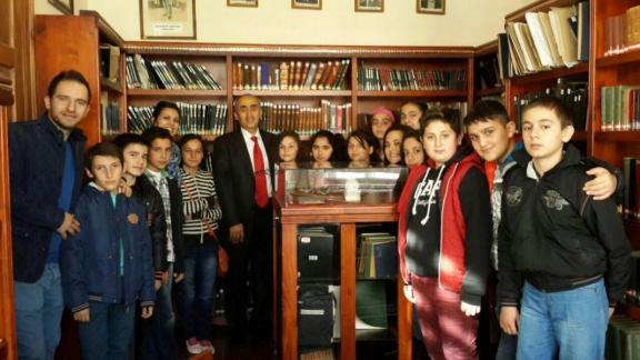 İl Milli Eğitim Müdürümüzün Kabalı ilköğretim okulu öğrenci ve öğretmenlerini kütüphane ziyareti