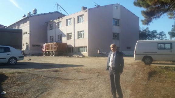 İl Milli Eğitim Müdürümüz Nevzat TÜRKKAN, yıkılacak İmam Hatip Lisesi binasını ziyaret etti.