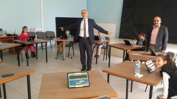 Sinop Bilim ve Sanat Merkezinde Türkiye Genelinde Eşzamanlı Olarak Tabletler Üzerinden Yapılan Özel Yetenekli Öğrenci Seçme Sınavı Başarı ile Tamamlandı.