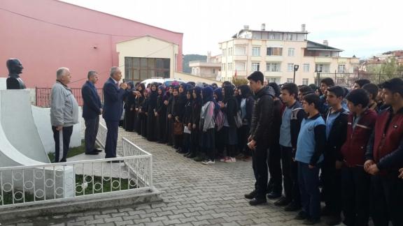 İl Milli Eğitim Müdürümüz Nevzat TÜRKKAN, Boyabat İmam Hatip Lisesi İstiklal Marşı Törenine Katıldı