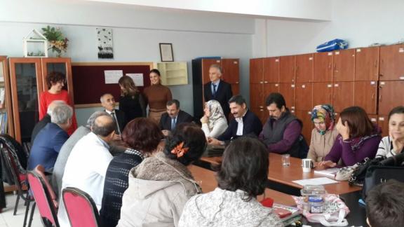 İl Milli Eğitim Müdürü Nevzat TÜRKKAN Şehit Halil ÖZDOĞRU Ortaokulunu  ziyaret etti.  