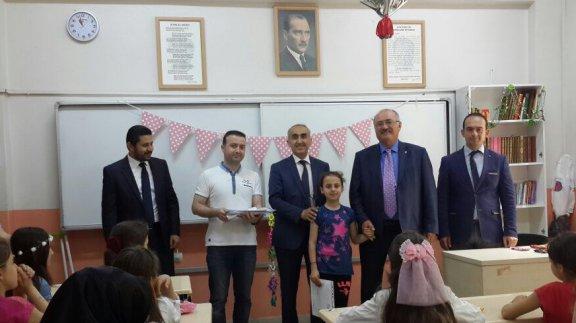 İl Milli Eğitim Müdürümüz Nevzat TÜRKKAN, İstiklal Ortaokulu ve Seyit Bilal İmam Hatip Ortaokulu Karne Törenine Katıldı