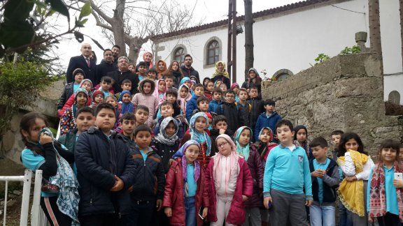 Korucuk İlkokulu Sinop Tarihini Öğreniyor Projesi Kapsamında Seyid Bilal Türbesi´ni Ziyaret Etti