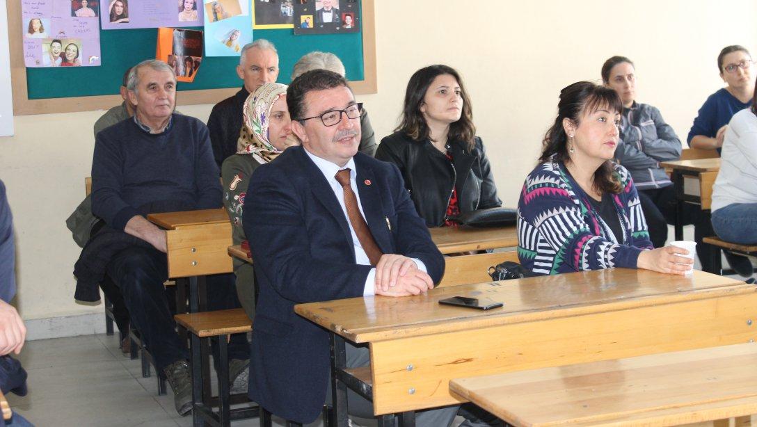 Milli Eğitim Müdürümüz Ercan YILDIZ Milli Eğitim Bakanımız Ziya SELÇUK'un Konuşmalarını Öğretmenlerle Birlikte Dinlediler