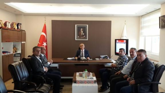 İl Milli Eğitim Müdürümüz Nevzat TÜRKKAN,  Sendika başkanları ile toplantı yaptı.  2015-2016 öğretim yılı için isteklerini dinledi.