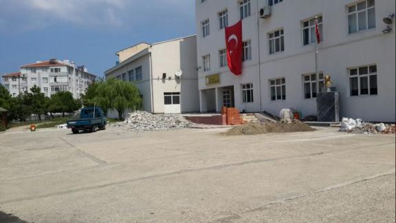İl Milli Eğitim Müdürümüz Nevzat TÜRKKAN Emir Gazi Tayboğa Mesleki ve Teknik Anadolu Lisesini ziyaret etti.
