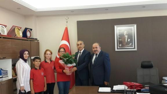 İl Milli Eğitim Müdürümüz Nevzat TÜRKKAN ´ı, Gelincik Ortaokulu Müdürü ve öğretmenleri ziyaret etti.