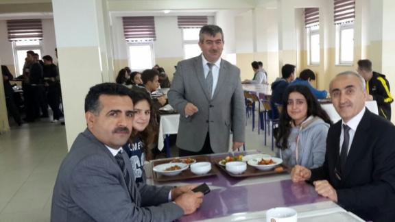 İl Milli Eğitim Müdürü Nevzat TÜRKKAN, Fen Lisesini ziyaret etti. 