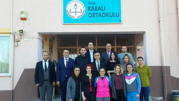 İl Milli Eğitim Müdürümüz Nevzat TÜRKKAN, Ortak Sınavlar öncesi Kabalı Ortaokulunu ziyaret etti.