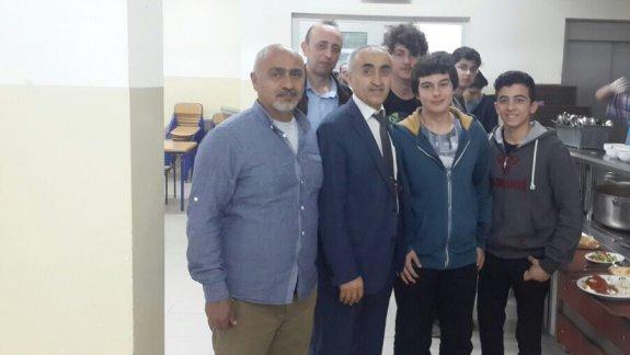 İl Milli Eğitim Müdürümüz Nevzat TÜRKKAN, Sinop Fen Lisesi Öğrencileriyle İftarda Bir Araya Geldi