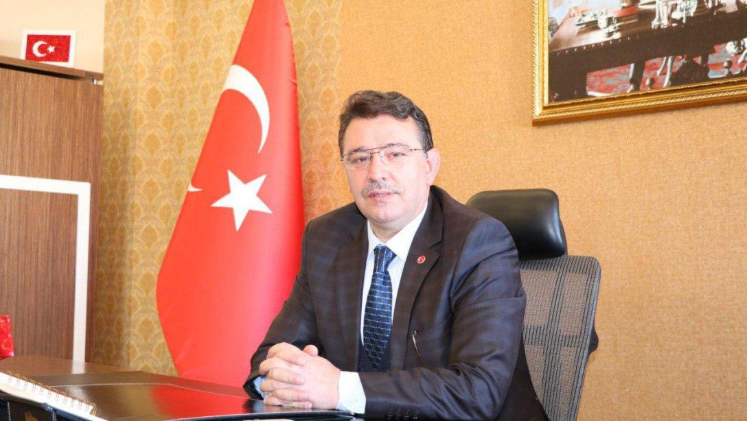 Milli Eğitim Müdürümüz Ercan Yıldız, Milli Şairimiz Mehmet Akif Ersoy'un vefat yıl dönümü ile ilgili mesaj yayımladı.