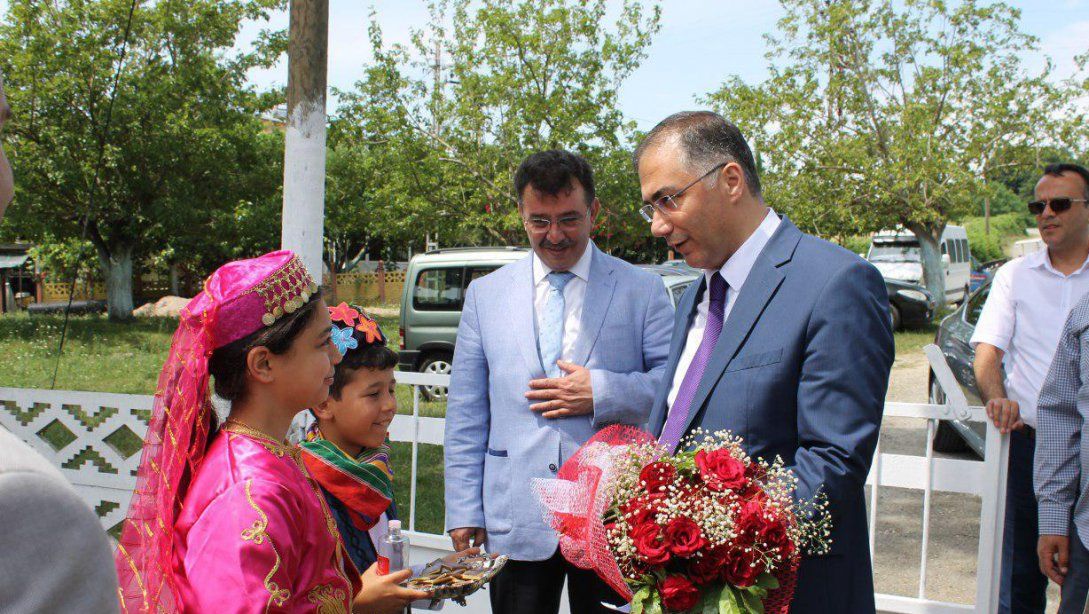 Valimiz Köksal ŞAKALAR ve Müdürümüz Ercan YILDIZ Karne Dağıtım Törenine Katıldı