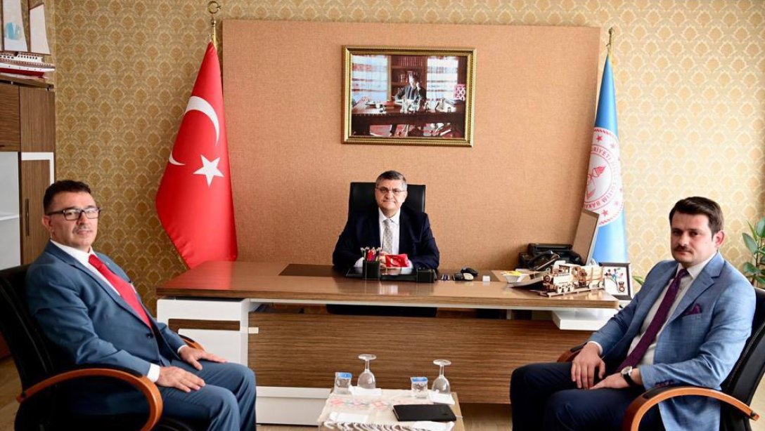 İlimize atanan Valimiz Sayın Dr. Mustafa ÖZARSLAN'a İl Müdürlüğümüzün çalışmaları ile ilgili brifing verildi.