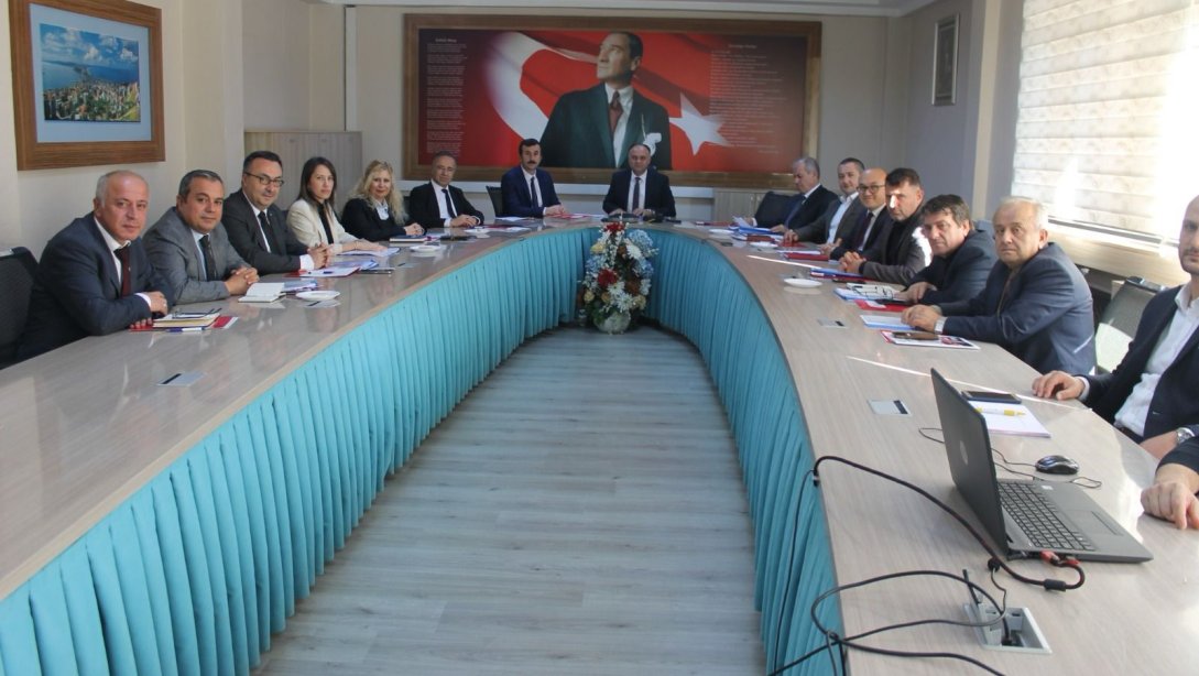 İl Milli Eğitim Müdürümüz Osman CEBECİ Başkanlığında İlçe Müdürleri Toplantısı Yapıldı